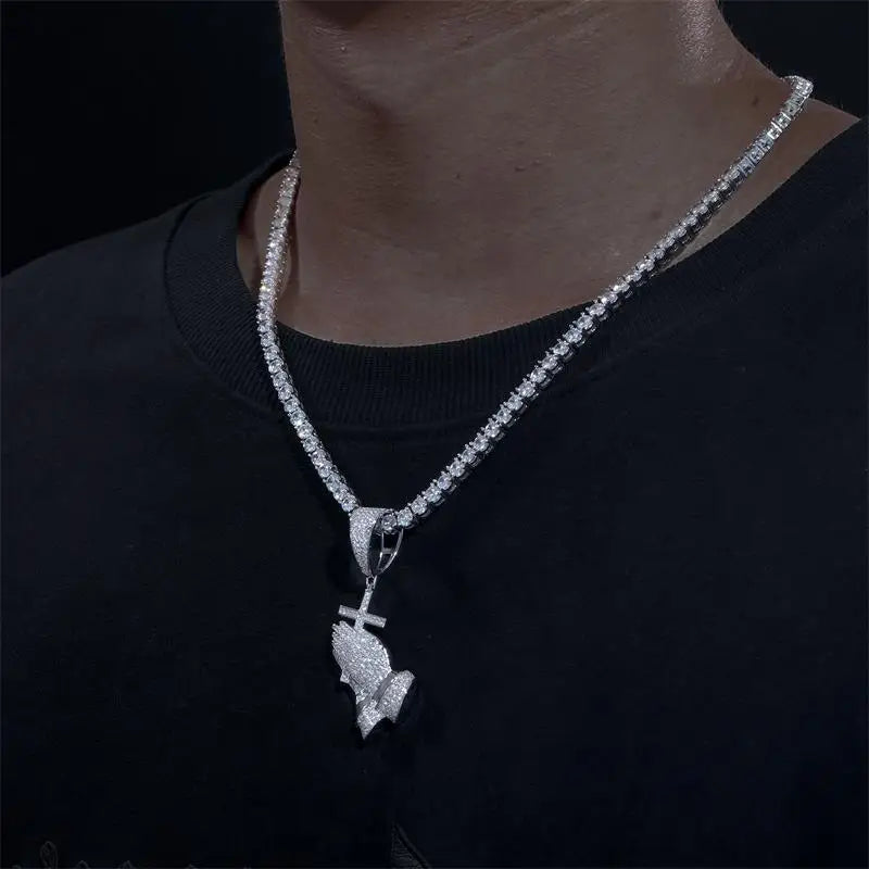 Dropshipping Christmas Jewelry Gift 925 Sterling Silver VVS Moissanite Diamond Bling Cross Pray Hand Pendant Necklace