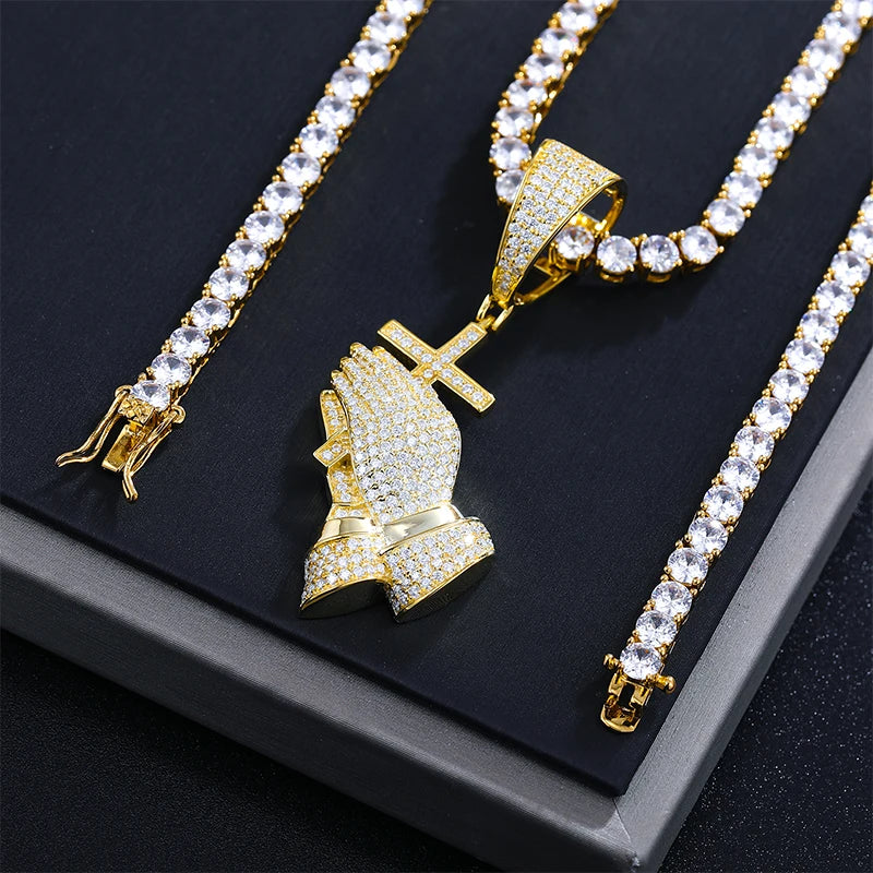 Dropshipping Christmas Jewelry Gift 925 Sterling Silver VVS Moissanite Diamond Bling Cross Pray Hand Pendant Necklace